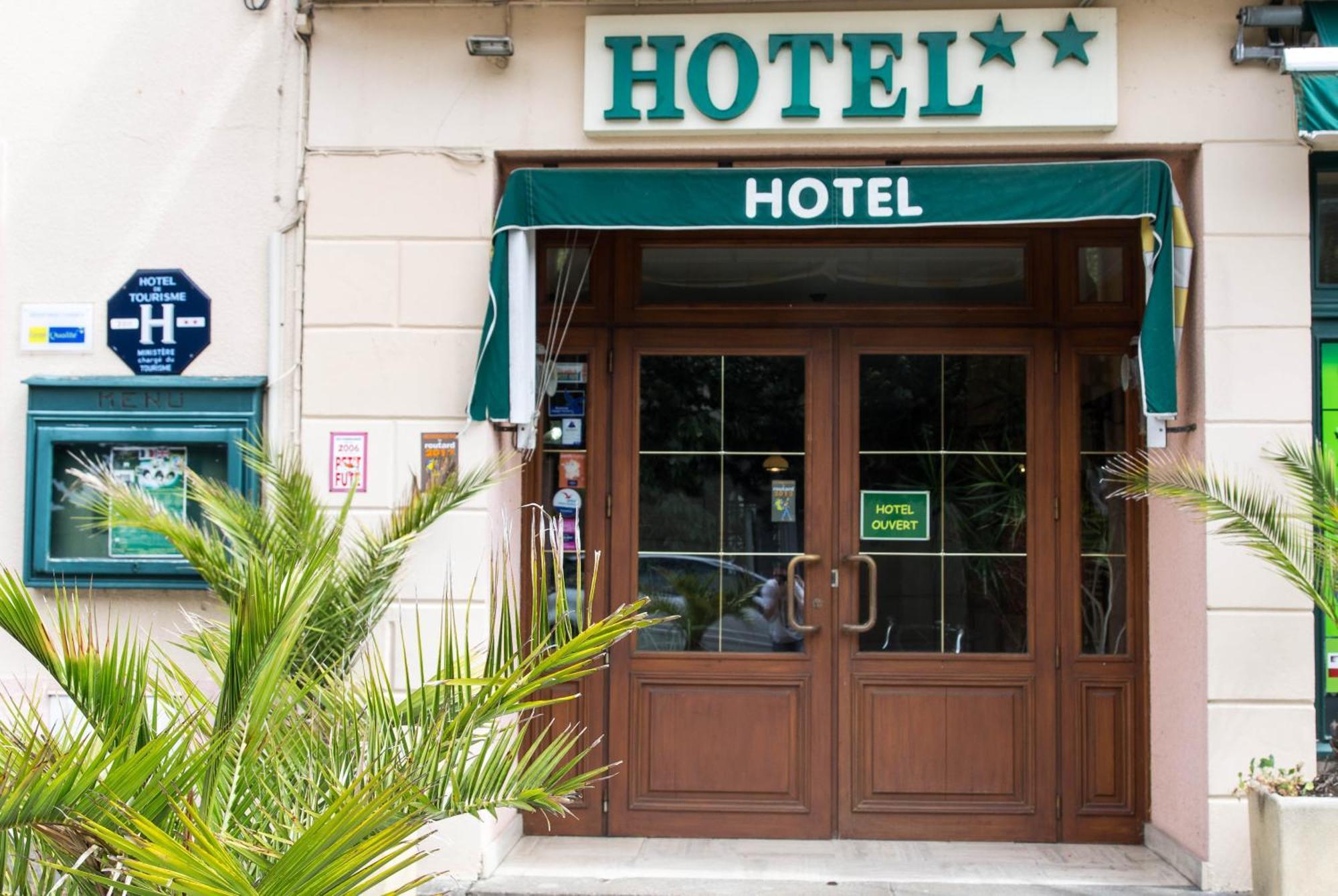 Hotel De La Gare Dol-de-Bretagne Zewnętrze zdjęcie