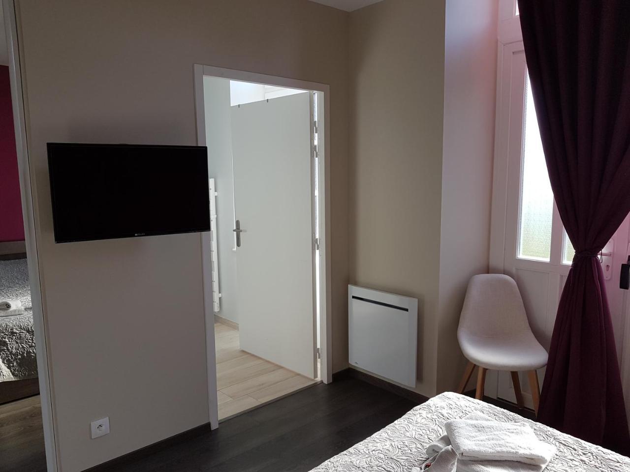 Hotel De La Gare Dol-de-Bretagne Zewnętrze zdjęcie
