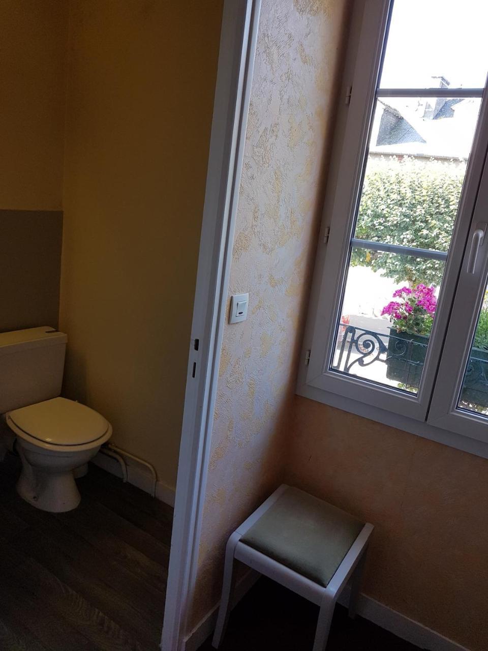 Hotel De La Gare Dol-de-Bretagne Zewnętrze zdjęcie